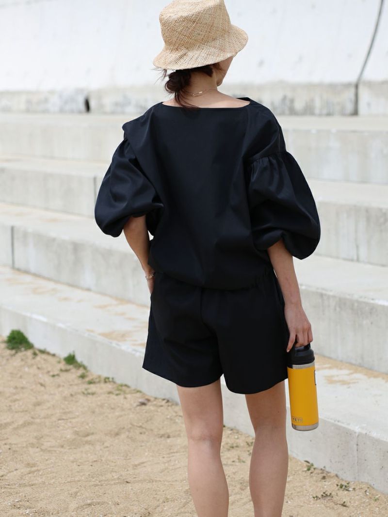 超格安価格 本日0時まで！bow.a ボウエー水際 NAMINAMI BLOUSE 黒 トップス